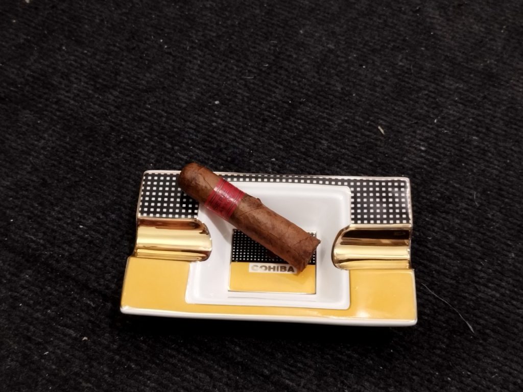 Gạt tàn xì gà Cohiba G281